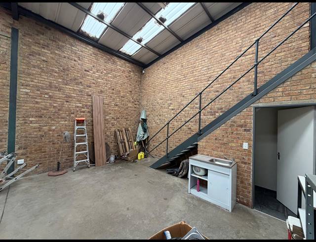 154M² WAREHOUSE TO LET IN CHLOORKOP